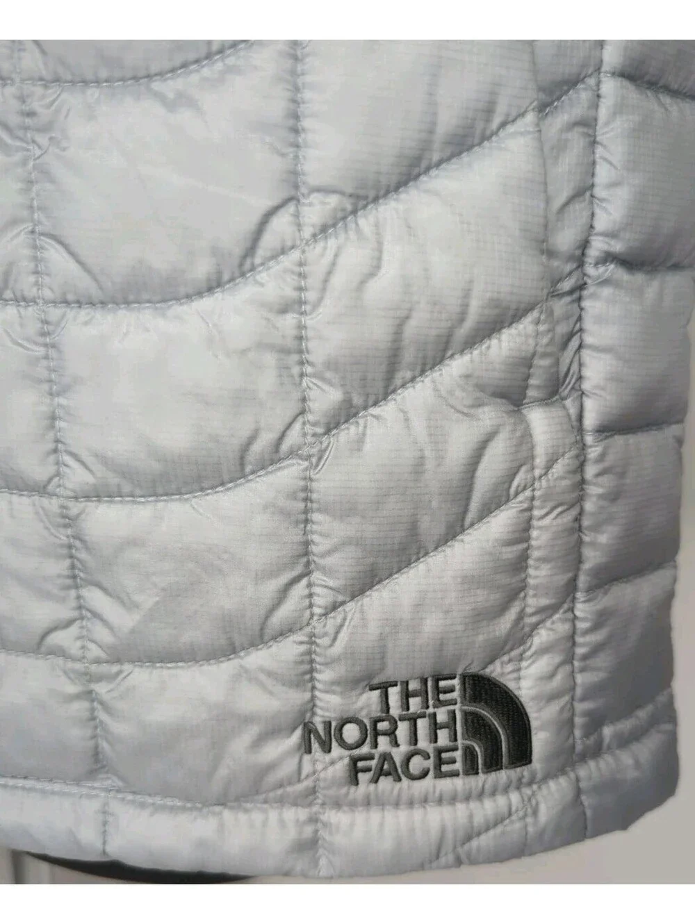 THE NORTH FACE VEST MEN'S THERMOBALL TREKKER QUILTED JACKET SILVER MEDIUM WINTER